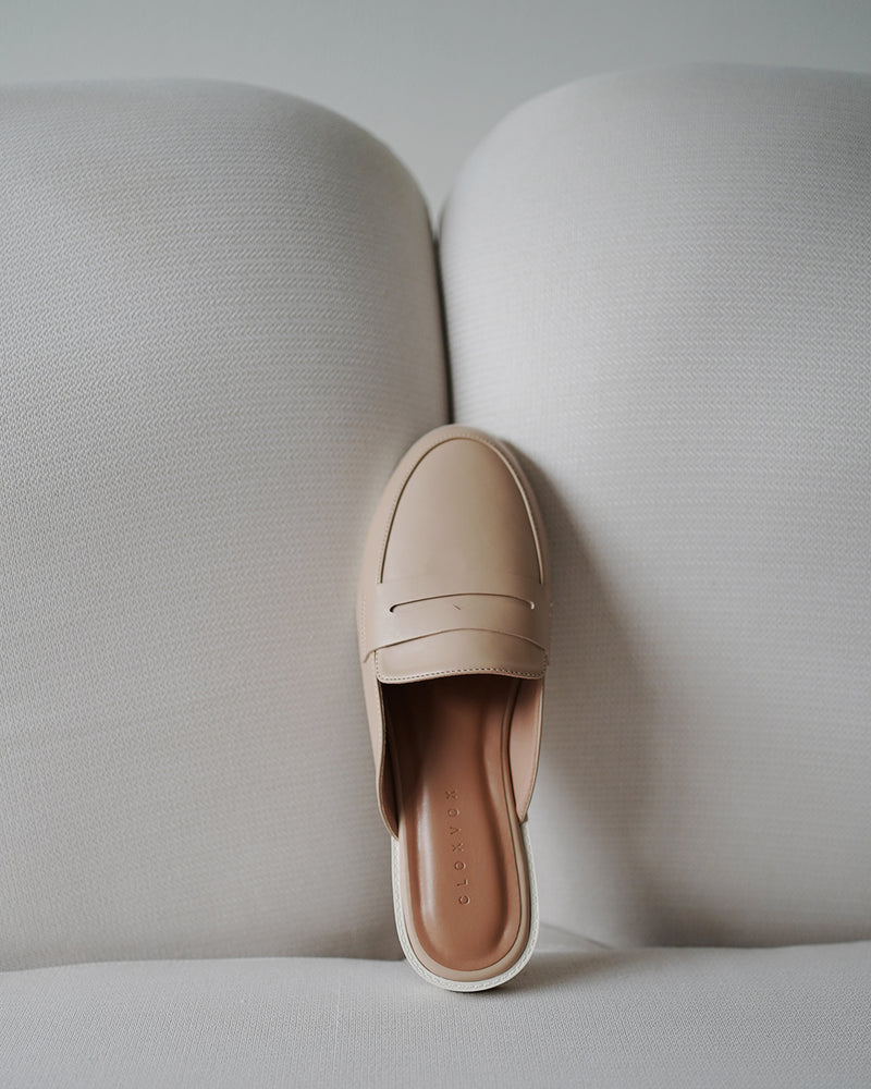 Elin Mules | Nude