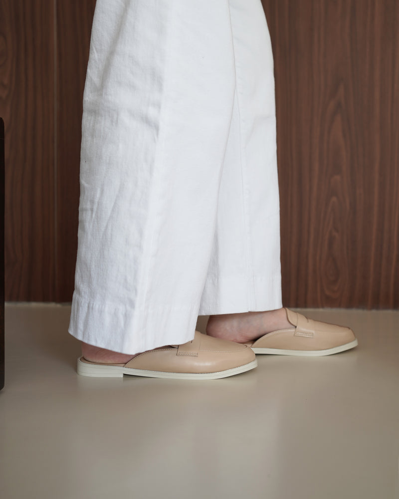 Elin Mules | Nude