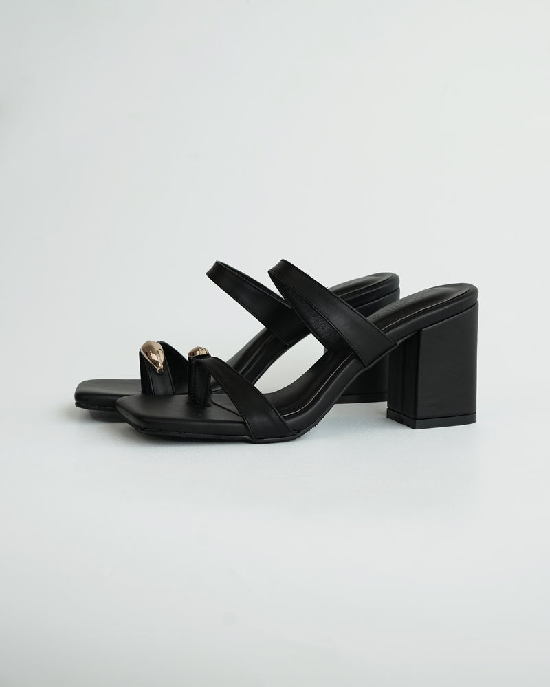 Nikki Heels | Black