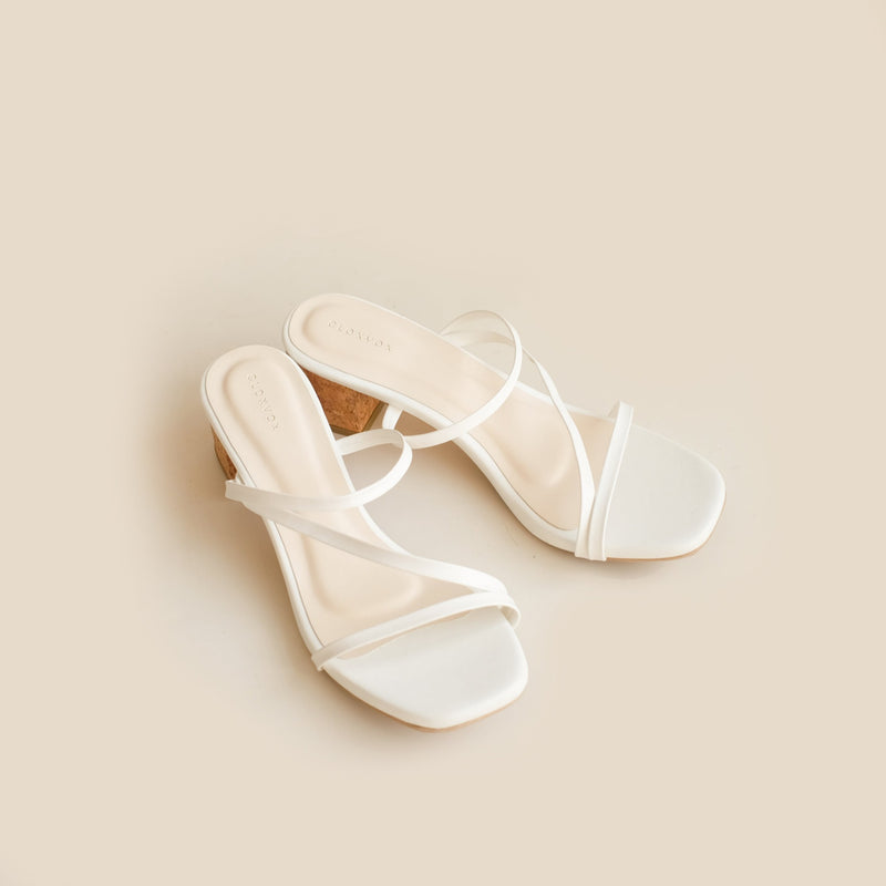 Yunna Heels | White